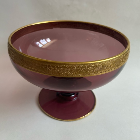 Vintage Purple Amethyst Glass Pedestal Centerpiece Bowl Gold Rimmed - Picture 1 of 7